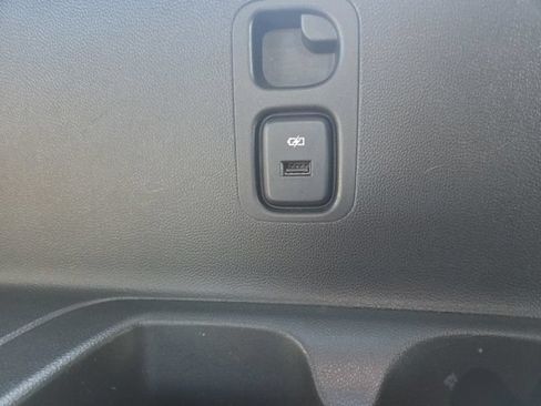 Used 2023 Buick Enclave Essence AWD/4WD image 32