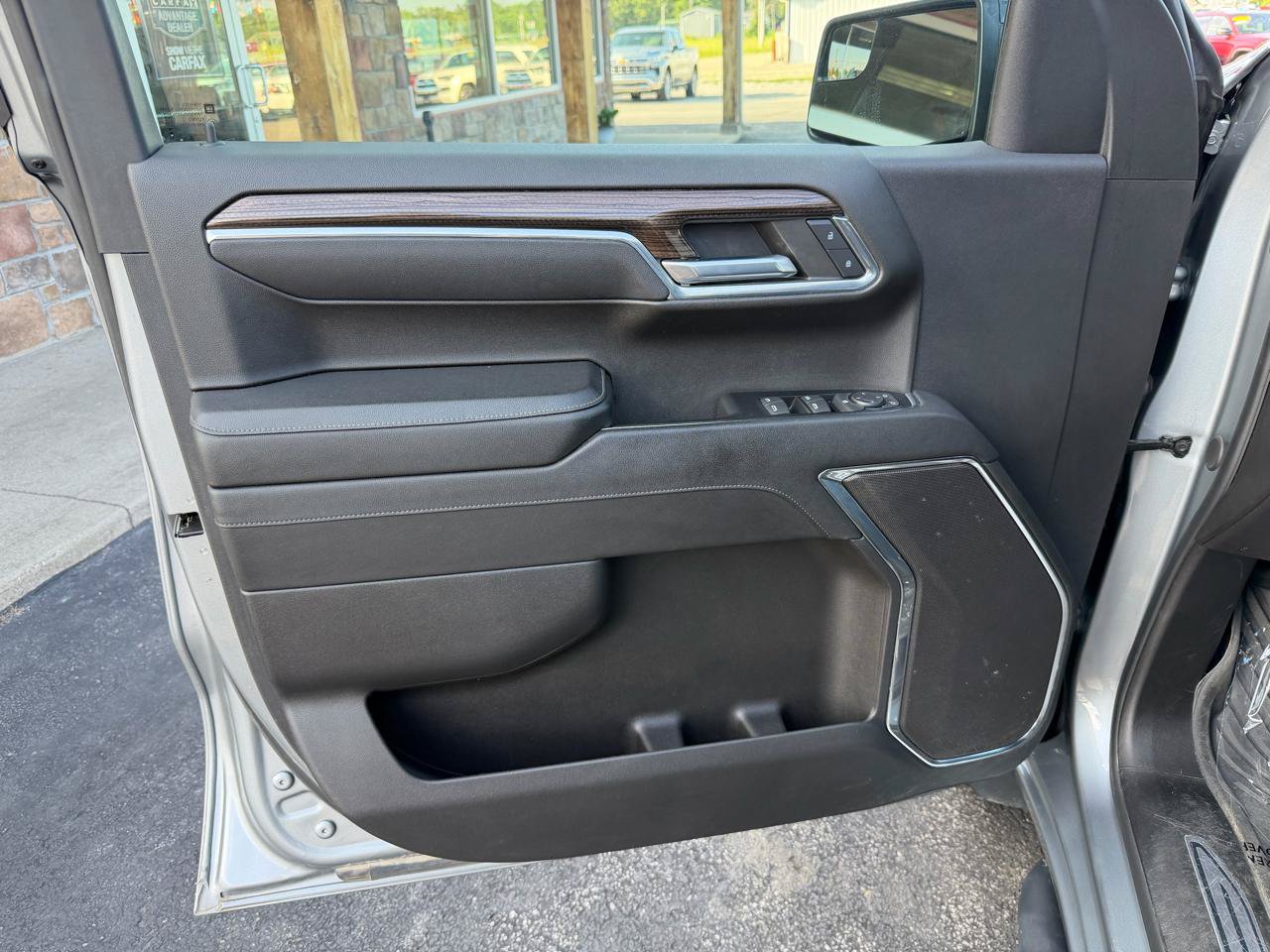 Used 2024 Chevrolet Silverado 1500 RST AWD/4WD image 12