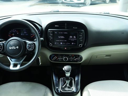 Used 2022 Kia Soul LX w/ Technology Package image 32