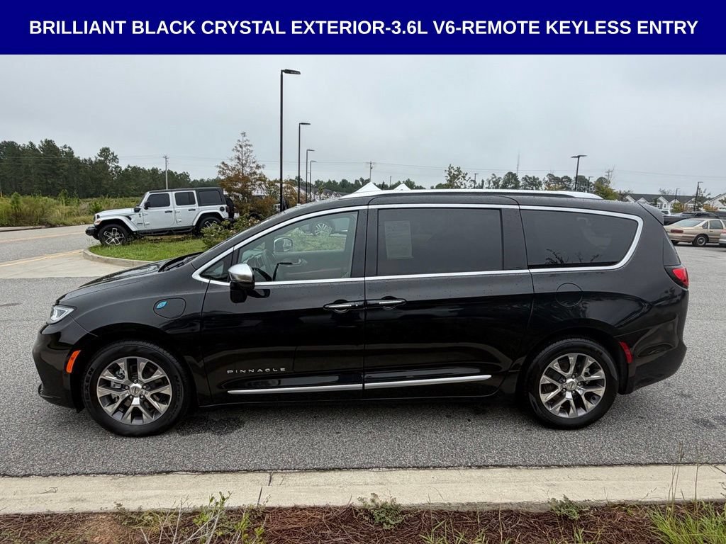 Used 2024 Chrysler Pacifica Pinnacle FWD image 7