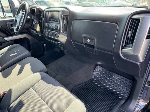 Used 2016 Chevrolet Silverado 1500 LT w/ LT Convenience Package RWD image 5