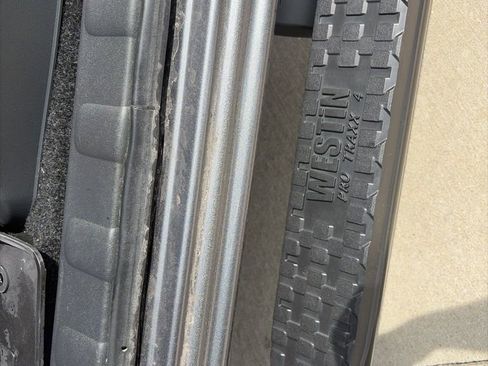 Used 2025 Nissan Frontier SV w/ SV Convenience Package image 53