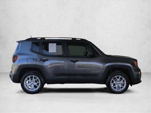 Used 2019 Jeep Renegade Sport w/ Sport Appearance Group AWD/4WD image 4