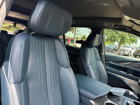 Used 2025 Cadillac Escalade IQ Luxury 2 w/ LPO, Premium Carpet Package AWD/4WD image 42