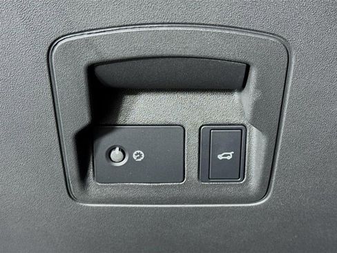 Used 2026 Land Rover Range Rover Velar Dynamic SE image 10