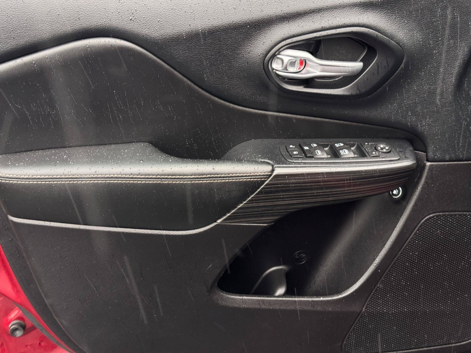 Used 2015 Jeep Cherokee Limited AWD/4WD image 14