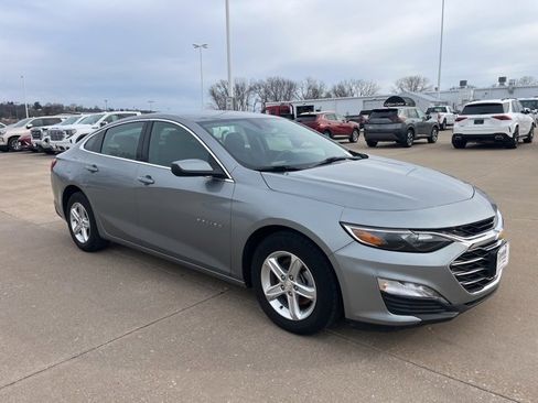 Used 2024 Chevrolet Malibu LT image 1