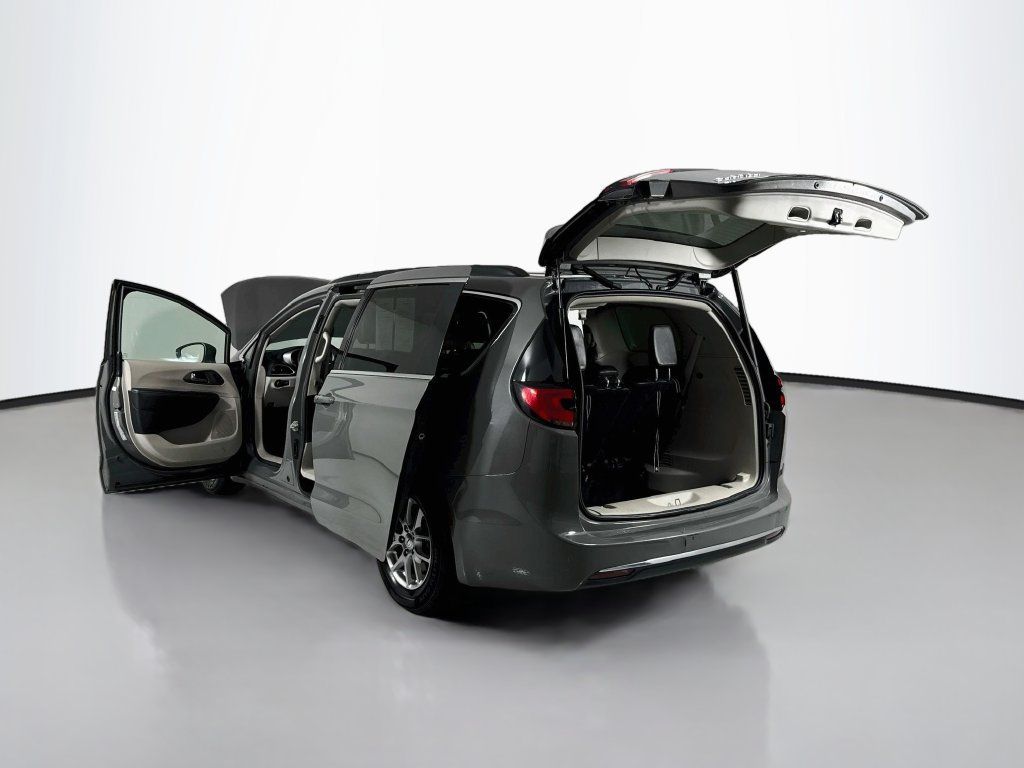 Used 2022 Chrysler Pacifica Touring-L FWD image 26