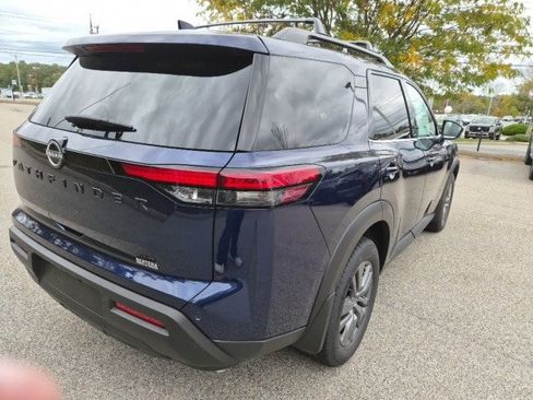 New 2025 Nissan Pathfinder SV w/ Black Appearance Package image 8