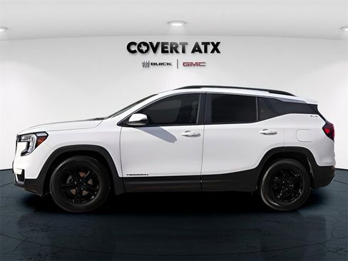 Used 2023 GMC Terrain SLE w/ Driver Convenience Package image 5