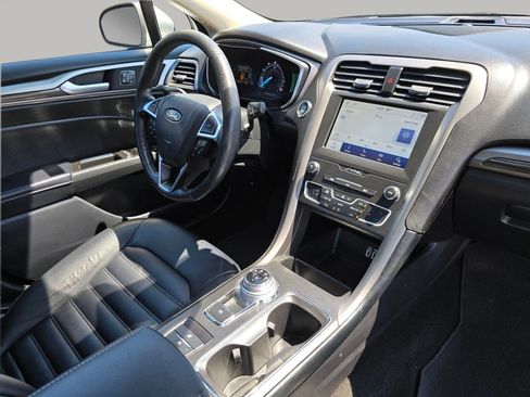 Used 2020 Ford Fusion SEL FWD image 29
