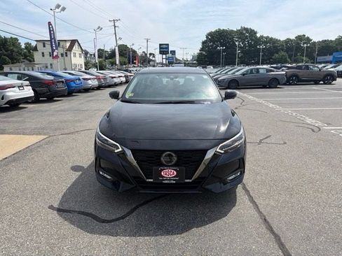 Used 2023 Nissan Sentra SR w/ SR Premium Package FWD image 2