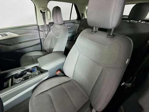 Used 2025 Ford Explorer Active RWD image 24