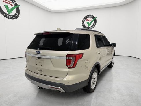 Used 2017 Ford Explorer XLT w/ Equipment Group 201A FWD image 9