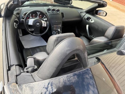 Used 2004 Nissan 350Z Touring image 4