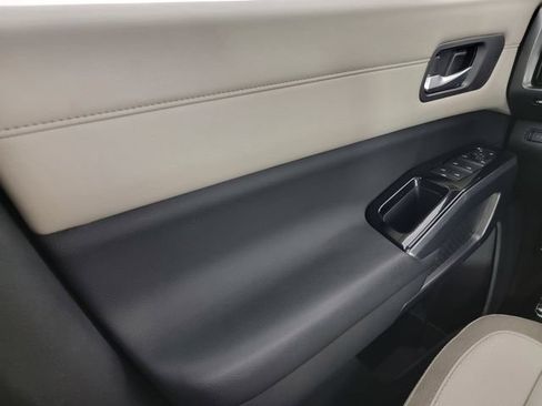 Used 2023 Nissan Pathfinder SL w/ SL Premium Package AWD/4WD image 30