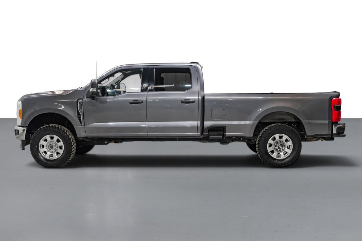 Used 2023 Ford F350 XLT w/ 360-Degree Camera Package AWD/4WD image 9