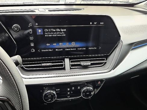 Used 2026 Chevrolet Trax LT FWD image 17
