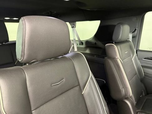 Used 2021 Cadillac Escalade ESV Sport RWD image 28