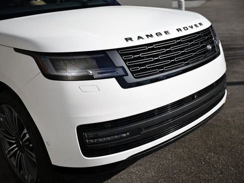 New 2025 Land Rover Range Rover Autobiography image 9