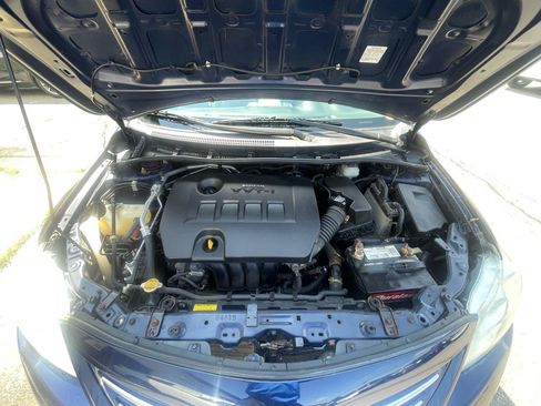 Used 2013 Toyota Corolla LE FWD image 19