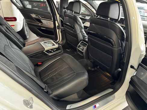 Used 2018 BMW 750i xDrive AWD/4WD image 19