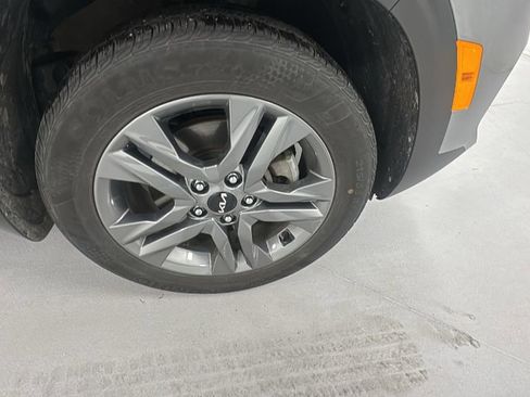 Used 2023 Kia Seltos LX image 9