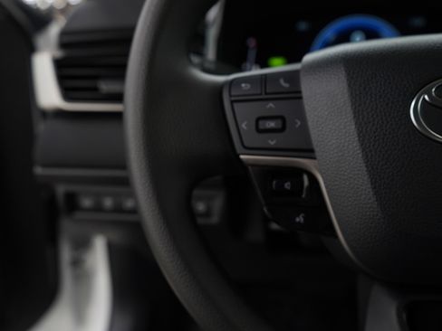 Used 2025 Toyota Camry LE image 22