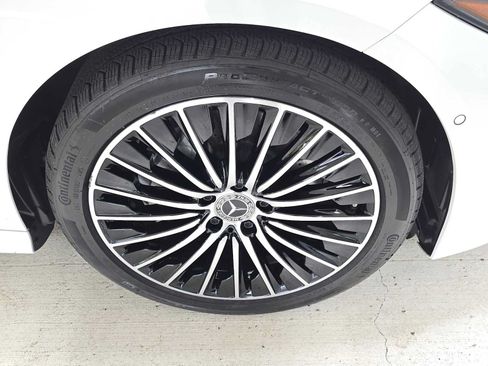 Used 2024 Mercedes-Benz CLE 300 4MATIC Coupe image 9
