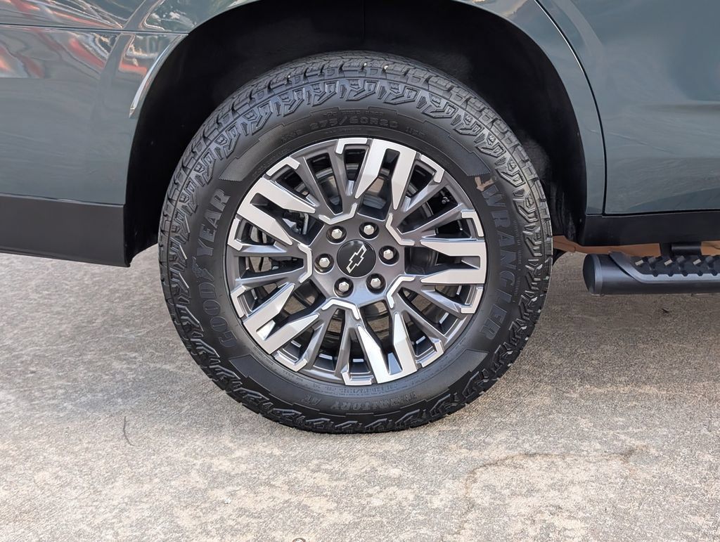 Certified 2026 Chevrolet Tahoe Z71 w/ Comfort Package AWD/4WD image 3