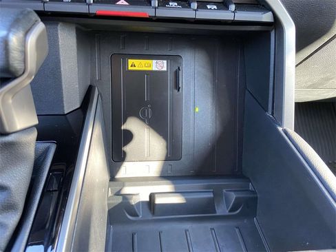 Used 2023 Toyota Tundra Limited image 31