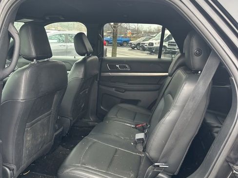Used 2019 Ford Explorer XLT w/ Equipment Group 202A image 12