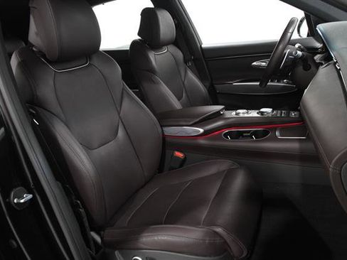 Certified 2022 Genesis GV70 2.5T w/ Advanced Package image 19