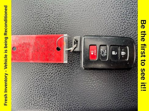 Used 2016 Toyota RAV4 XLE AWD/4WD image 28