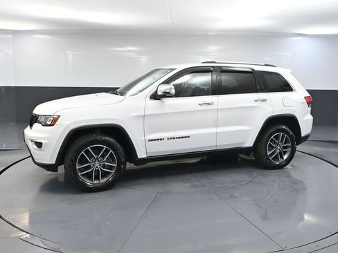 Used 2018 Jeep Grand Cherokee Limited w/ Trailer Tow Group IV image 11