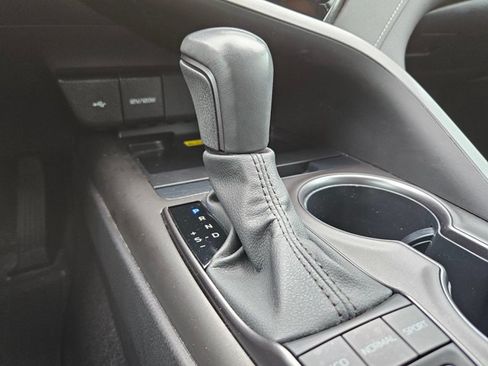Used 2023 Toyota Camry XSE FWD image 13