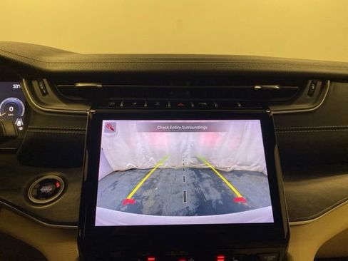 Used 2024 Jeep Grand Cherokee Limited w/ MOPAR Finishing Package image 12