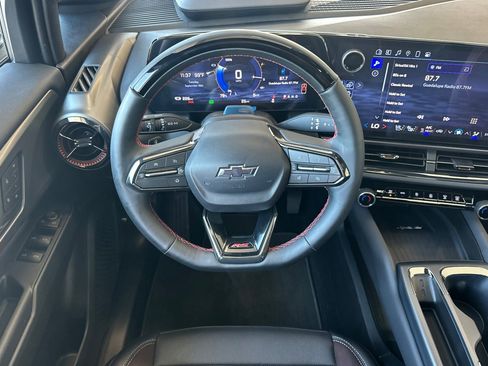 New 2025 Chevrolet Equinox EV RS image 14