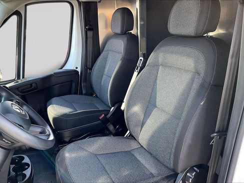 Used 2025 RAM ProMaster 2500 w/ Convenience Group image 26