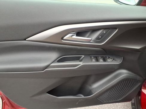 New 2026 Chevrolet Equinox EV LT image 13