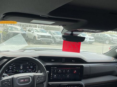 Used 2025 GMC Sierra 1500 AT4 w/ AT4 Premium Package image 18