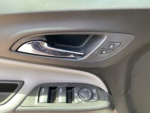 Used 2021 Chevrolet Equinox LS w/ LS Convenience Package image 16