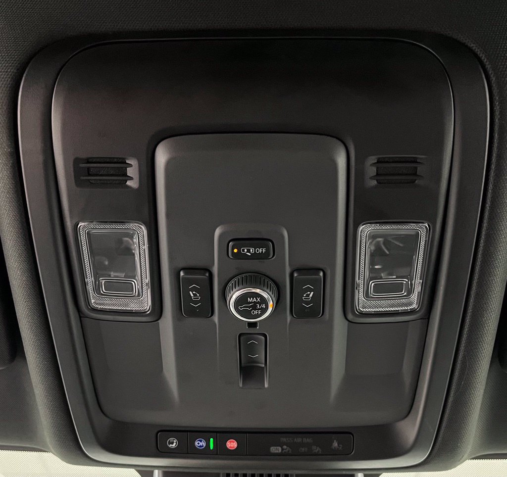 Used 2025 GMC Yukon XL Denali AWD/4WD image 37
