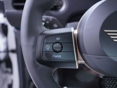 Used 2025 MINI Cooper 2-Door Hardtop image 15