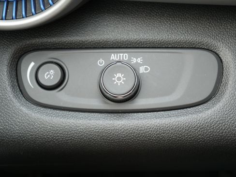Certified 2024 Chevrolet Trax LS FWD image 28