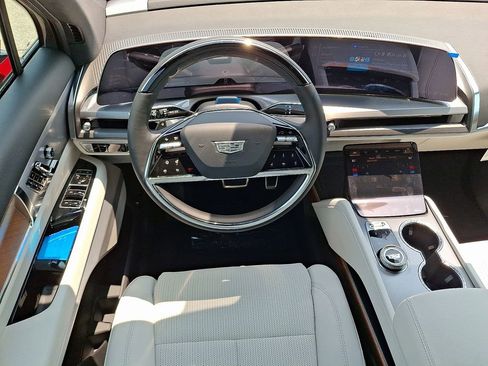 New 2026 Cadillac Vistiq Sport image 26