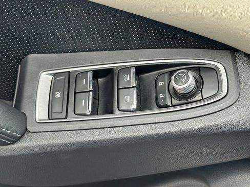 Used 2022 Subaru Ascent Limited w/ Technology Package image 22