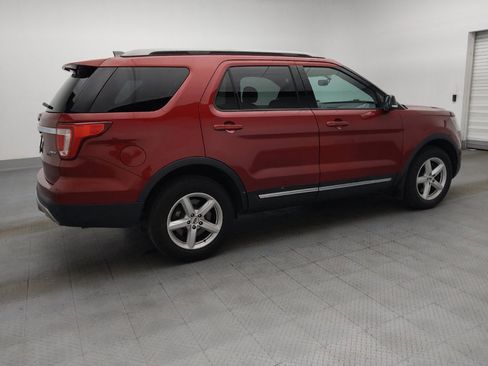 Used 2017 Ford Explorer XLT w/ Equipment Group 202A AWD/4WD image 10