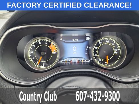 Used 2021 Jeep Cherokee Trailhawk AWD/4WD image 20