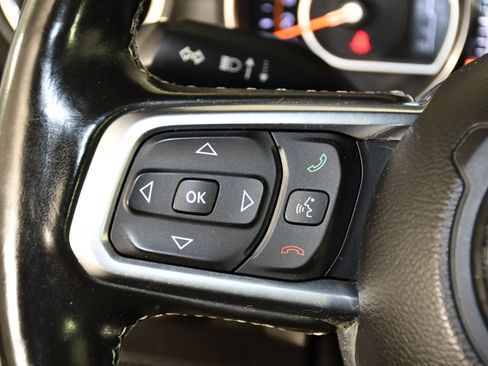 Used 2018 Jeep Wrangler Unlimited Sahara w/ Uconnect 4C Nav & Sound Group image 21